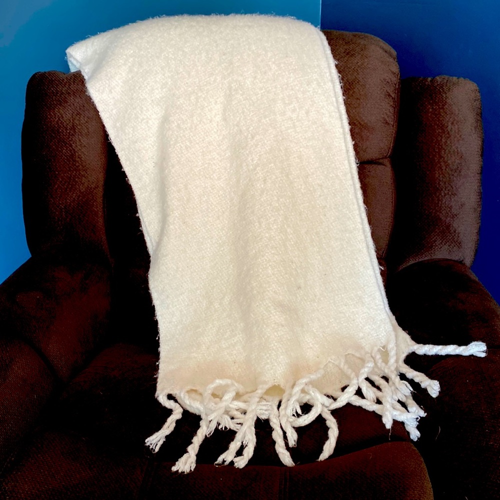 OS winter cream scarf